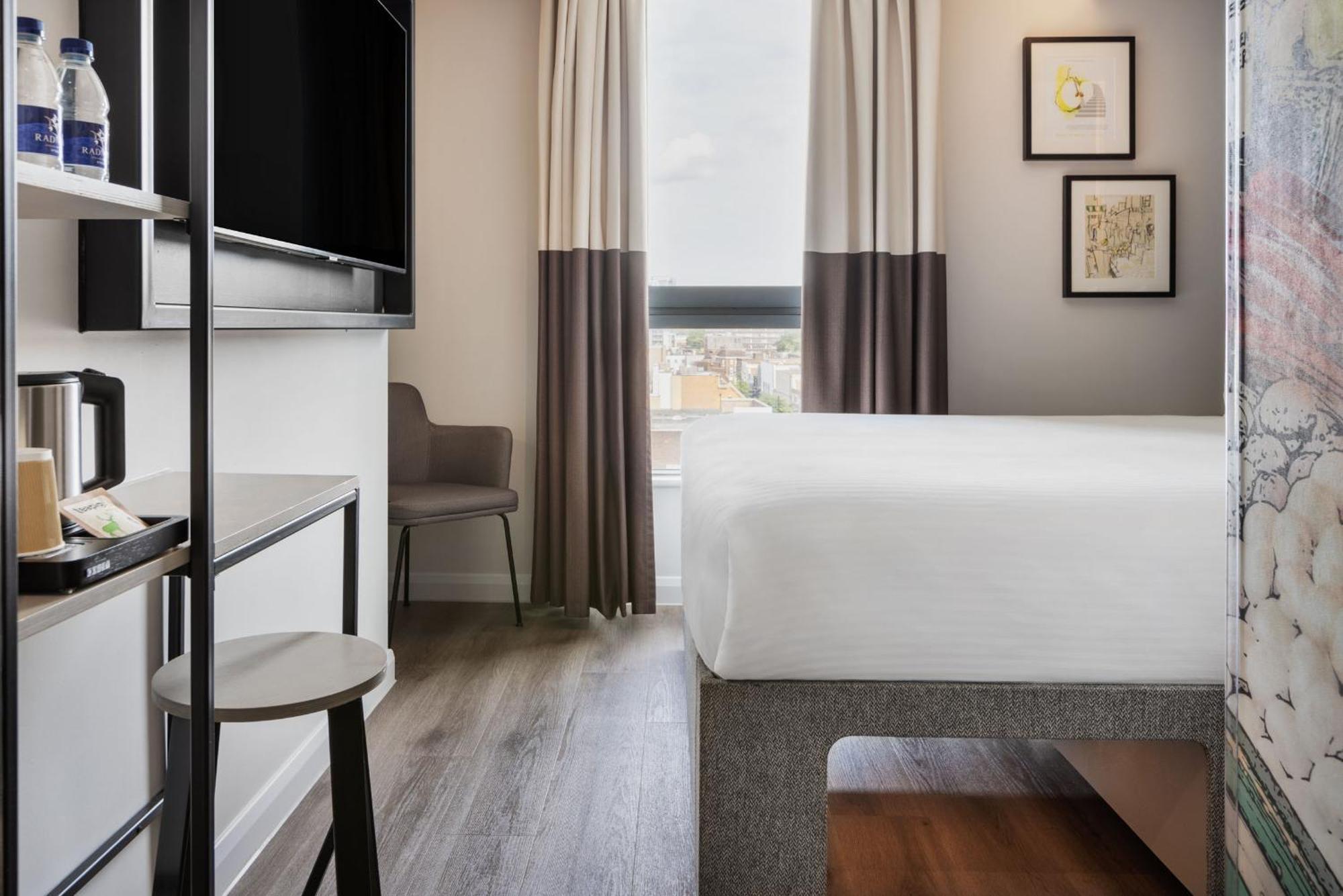 Spark By Hilton London 롬포드 외부 사진