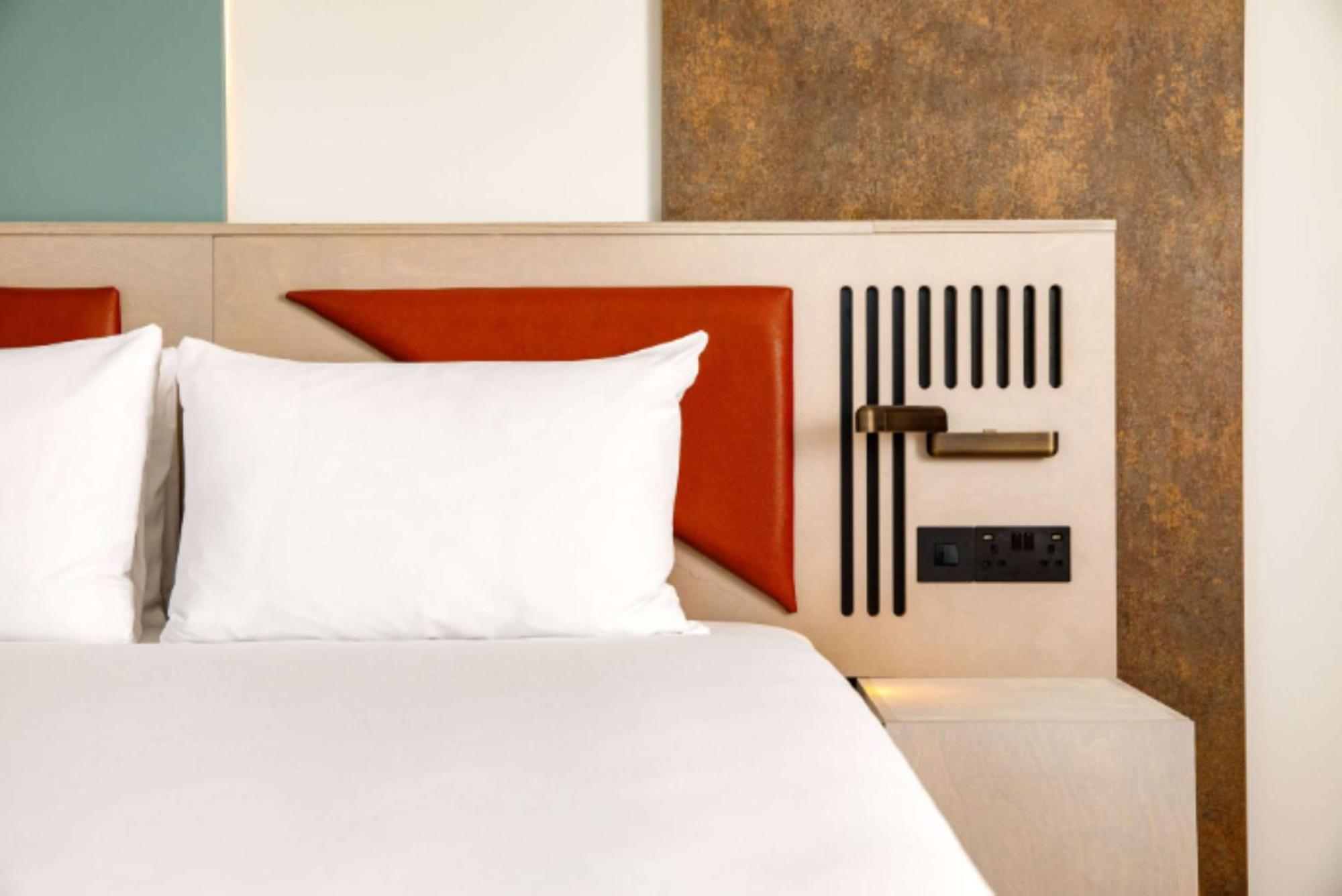 Spark By Hilton London 롬포드 외부 사진