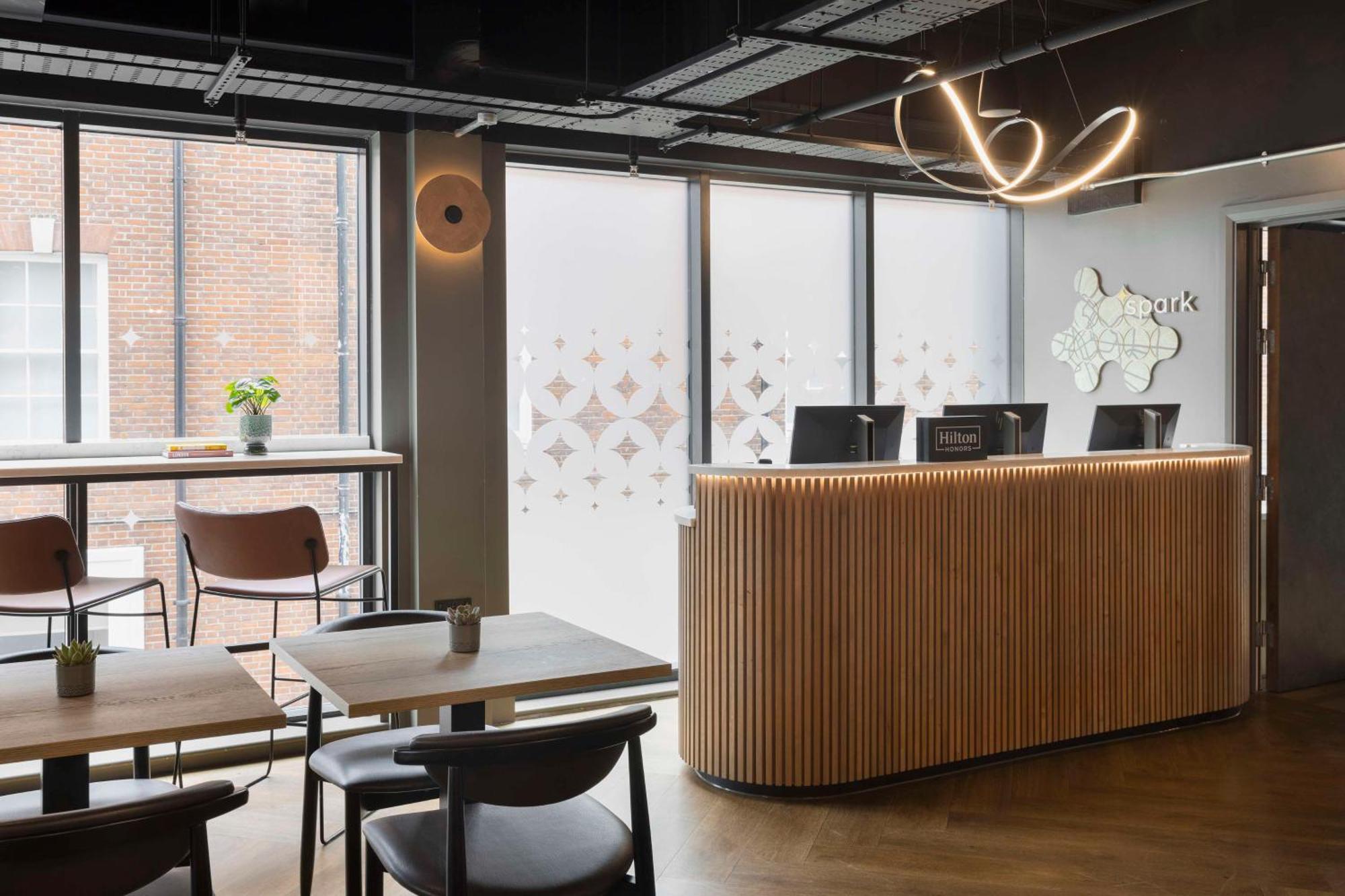 Spark By Hilton London 롬포드 외부 사진